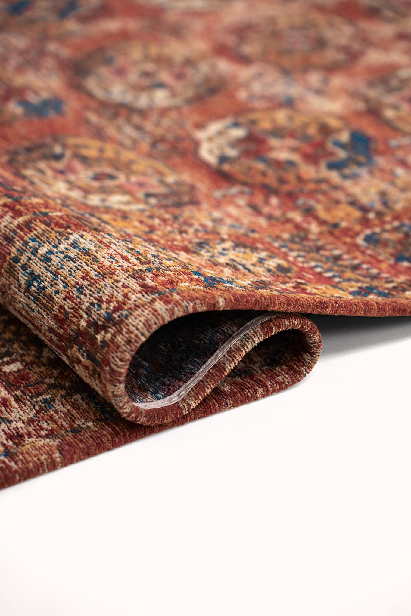 سجادة «أكسو» | المقاس: 170 × 240 cm