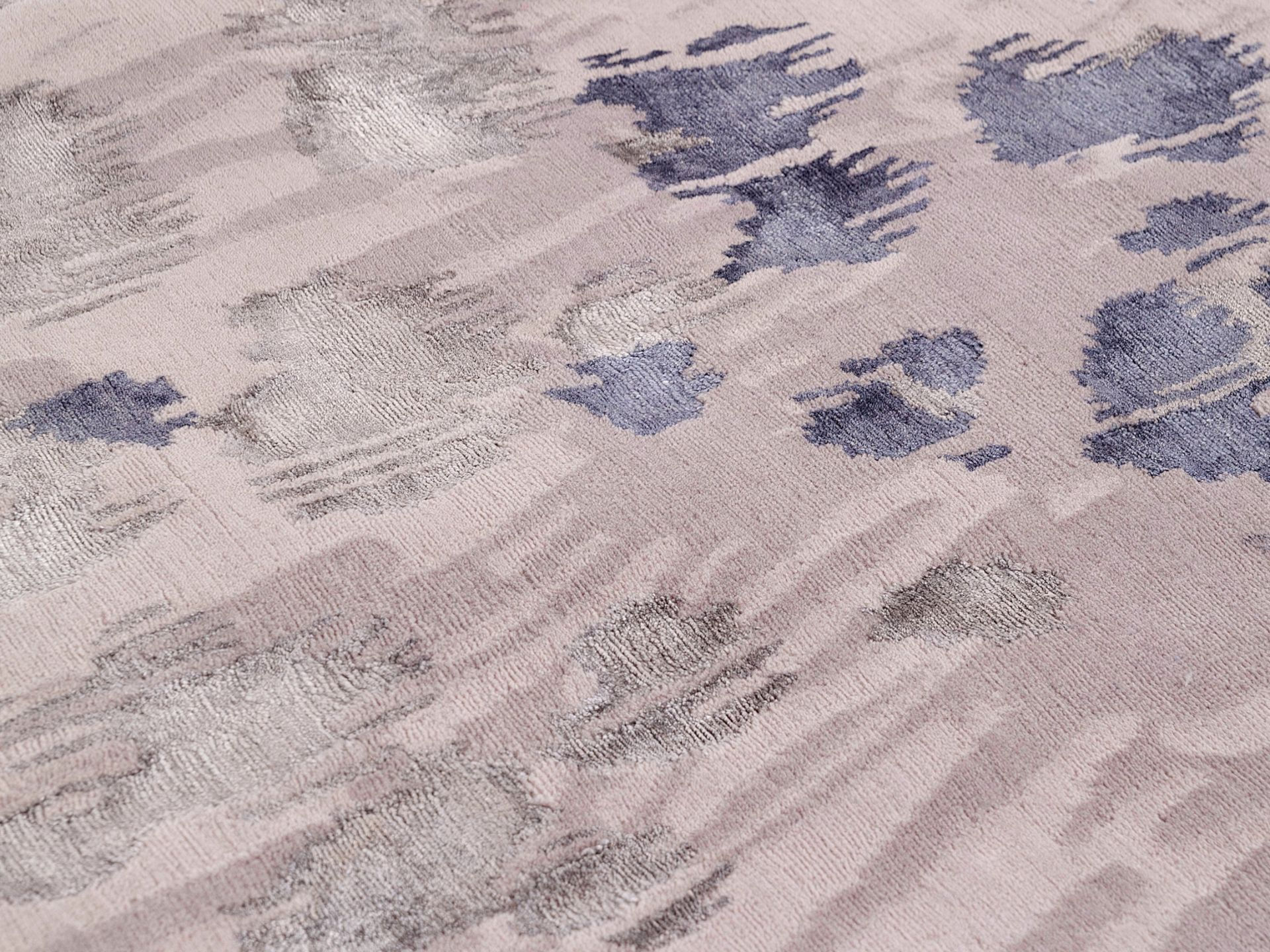 Signature Rug | Size: 170 × 240 cm