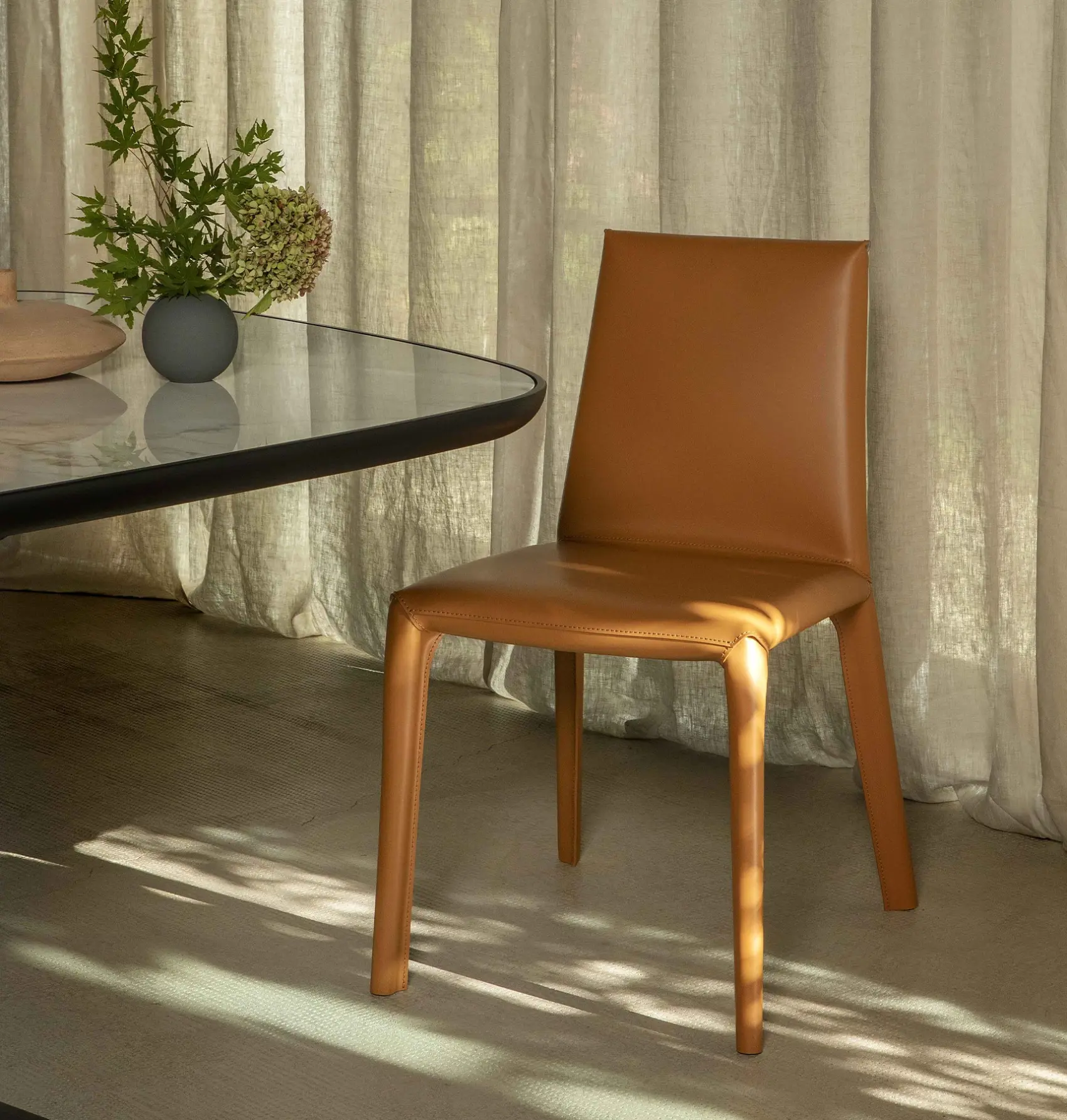 Lisa Cuoio Contemporary Chair