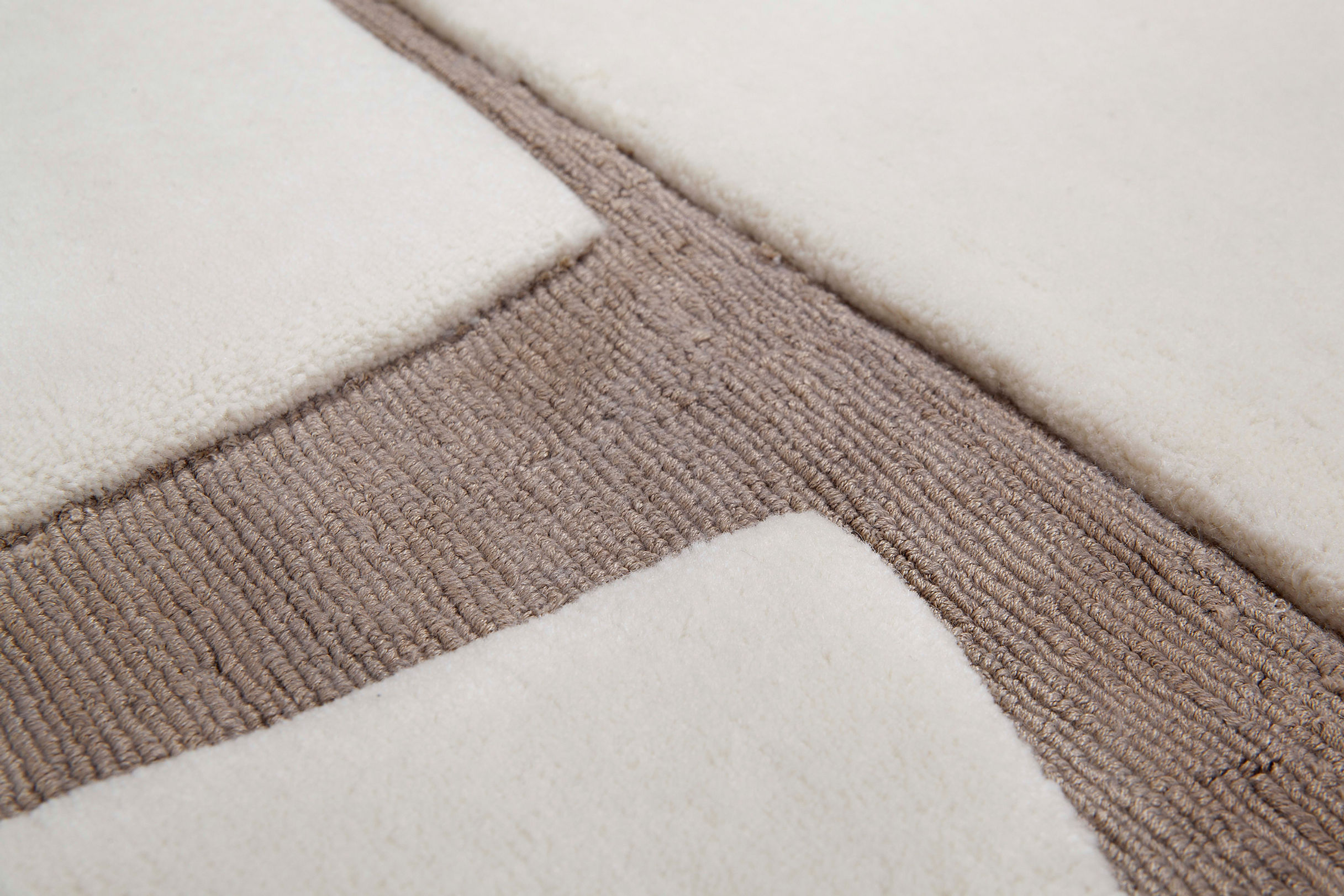 Shaped Sand Rug | Size: 280 × 360 cm