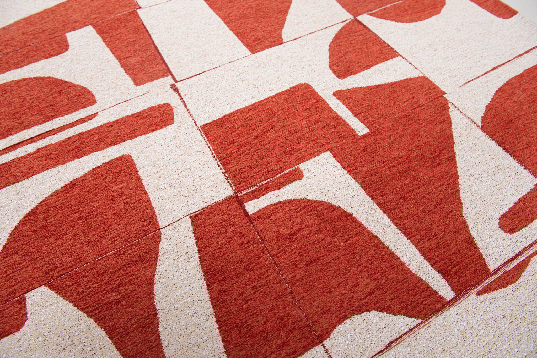 Rust Rug | Size: 240 × 340 cm