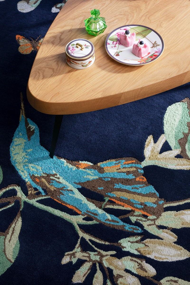 Hummingbird Rug | Size: 250 × 350 cm