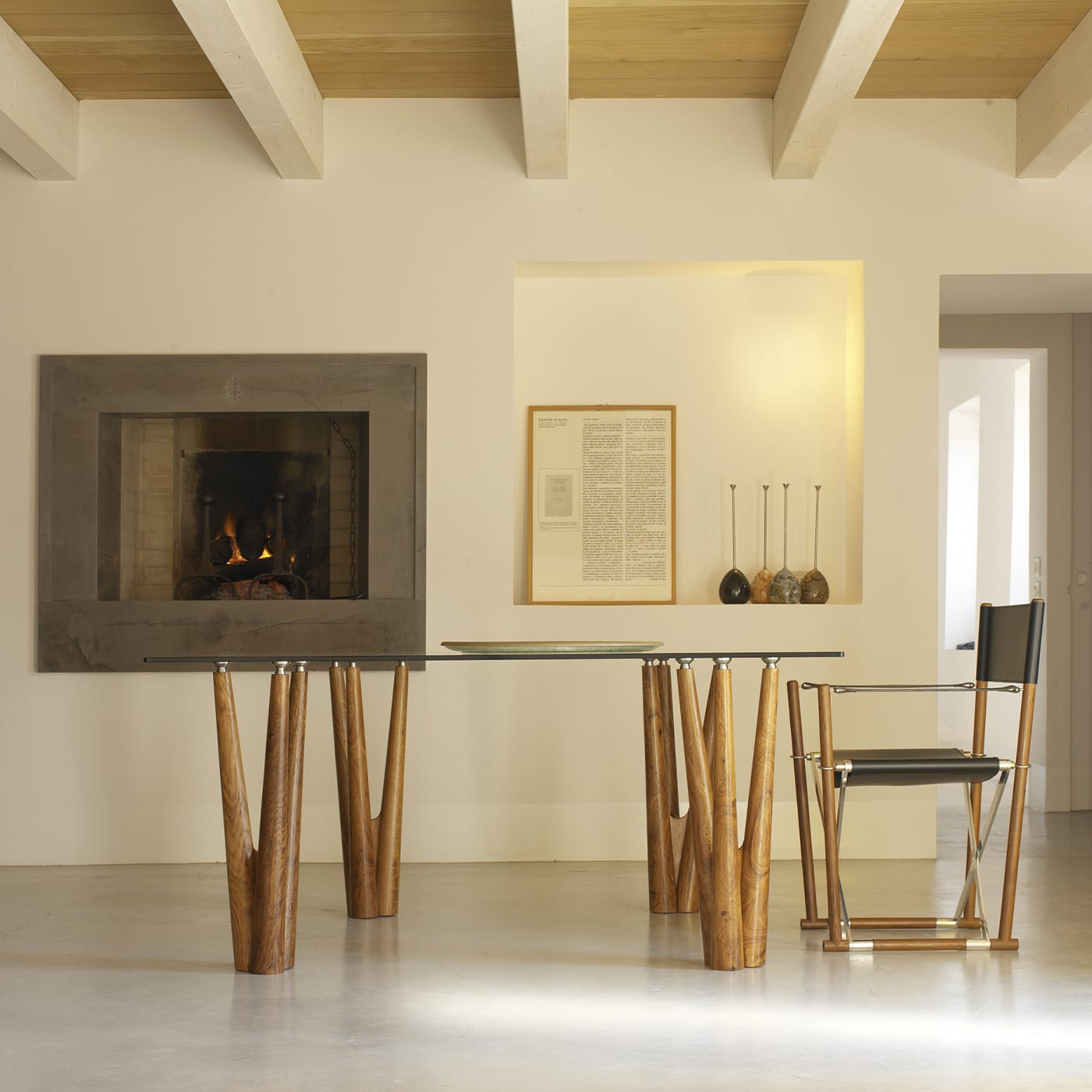 Gaudì Round Table
