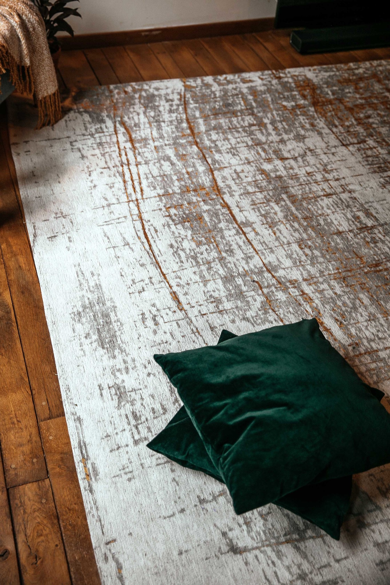 Columbus Gold Rug
