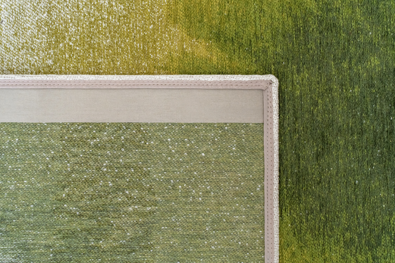 Drop Green Pepper Premium Belgian Rug