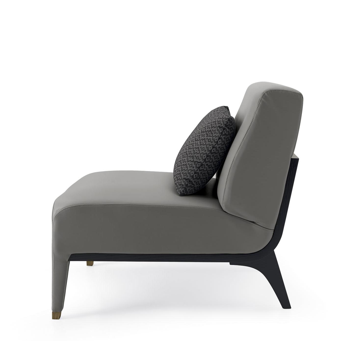 Dilan Armchair | Configuration: Without Cushion