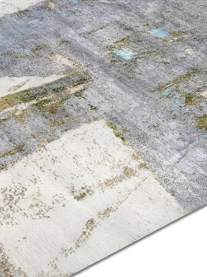 Green Rust Rug | Size: 365 × 457 cm