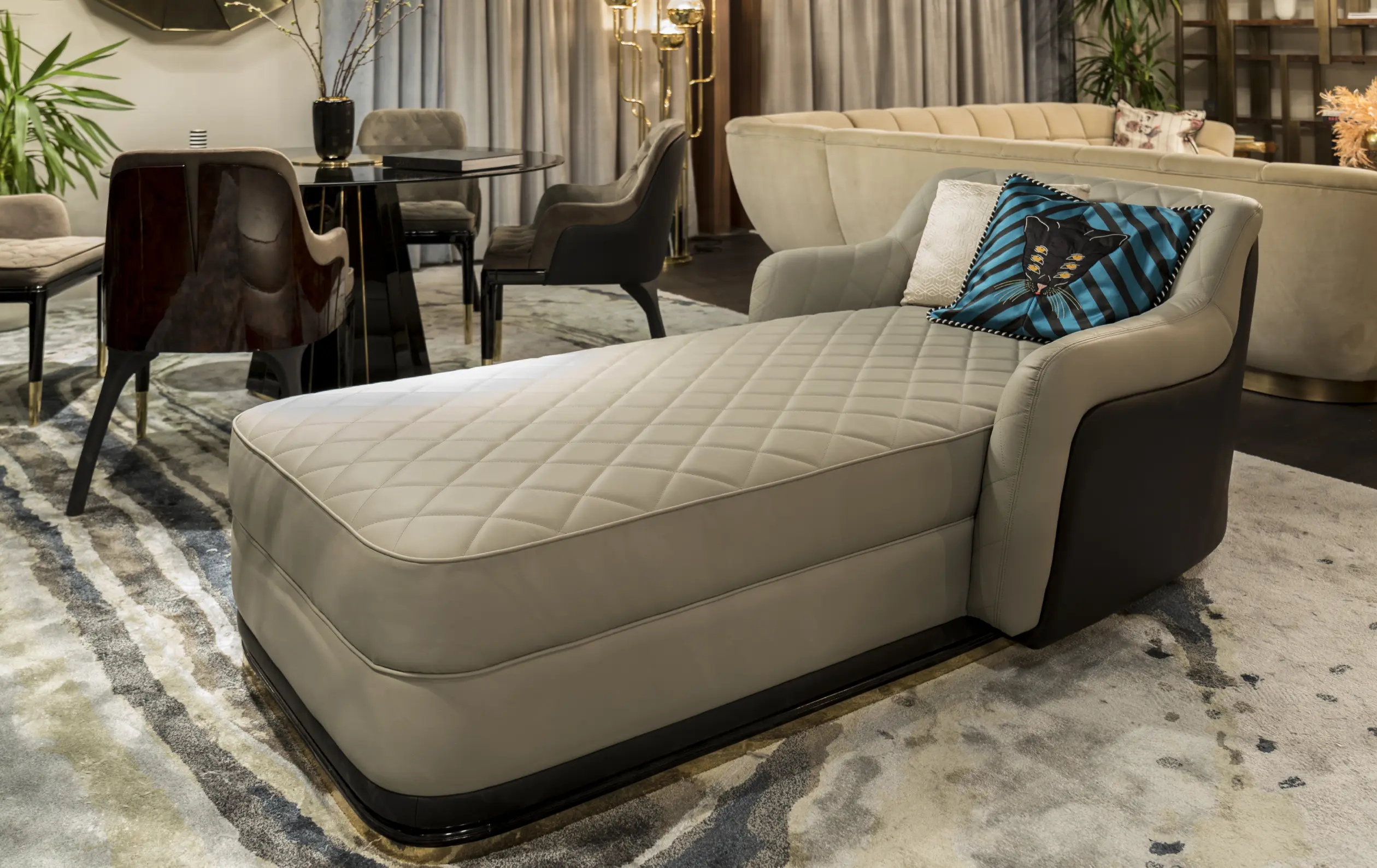 Regal Chaise Longue - 4