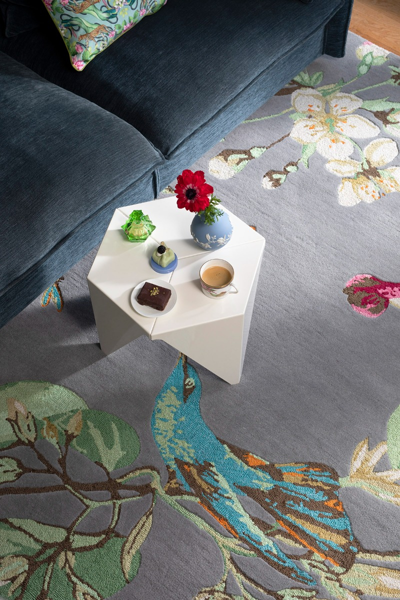 Hummingbird Rug | Size: 170 × 240 cm