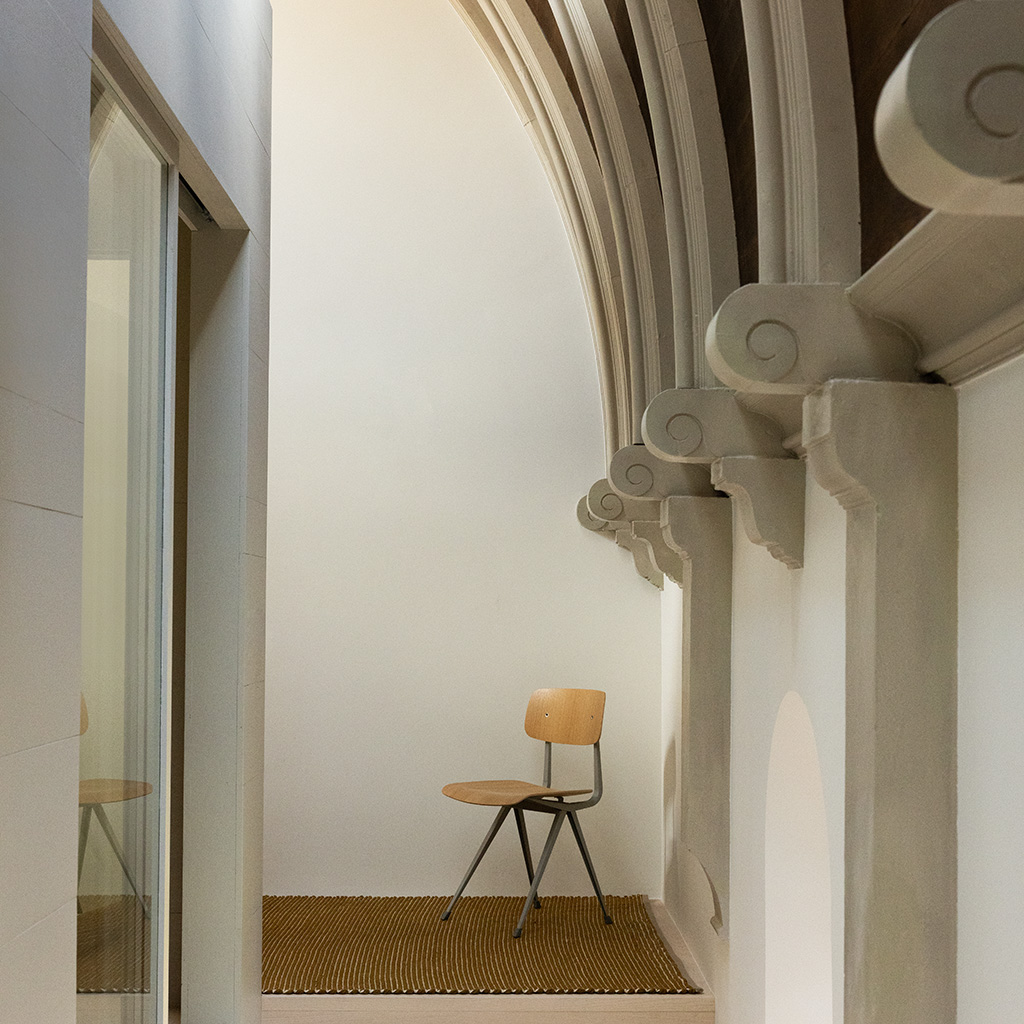 Frame Mustard Rug | Size: 140 × 200 cm