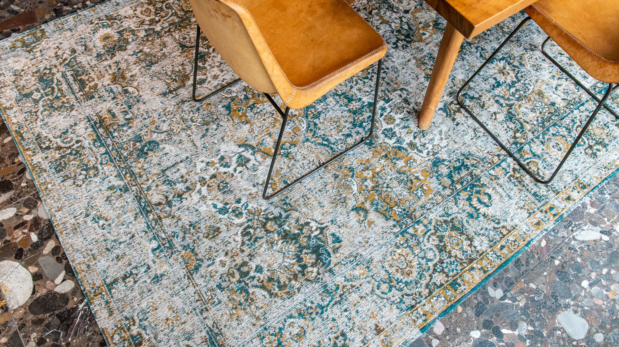 Fener Rug | Size: 240 × 340 cm