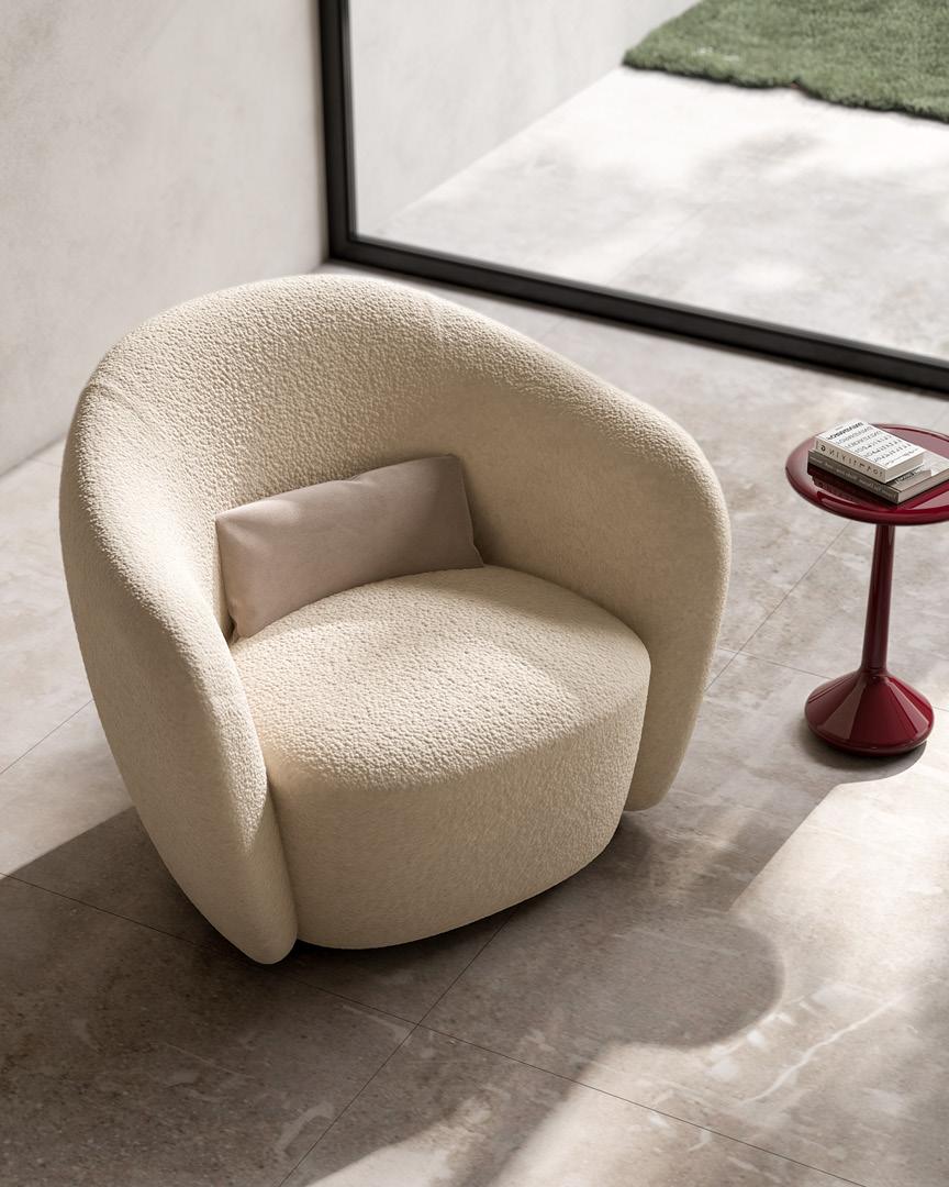 Isabel Armchair | Upholstery: Leather type A