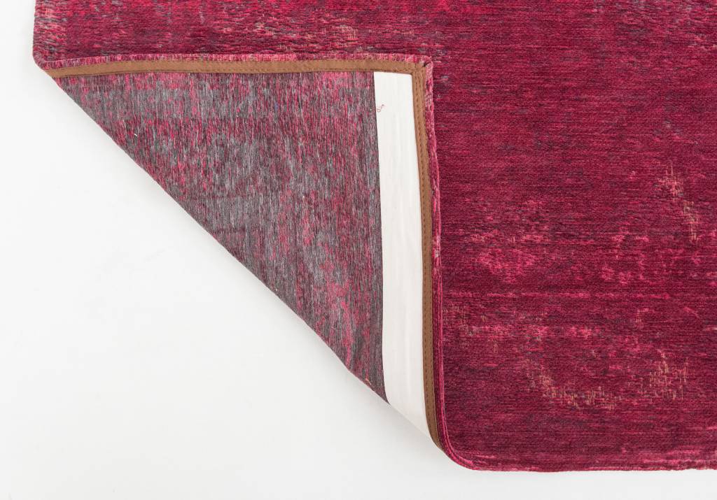 Vintage Style Scarlet Rug | Size: 140 × 200 cm
