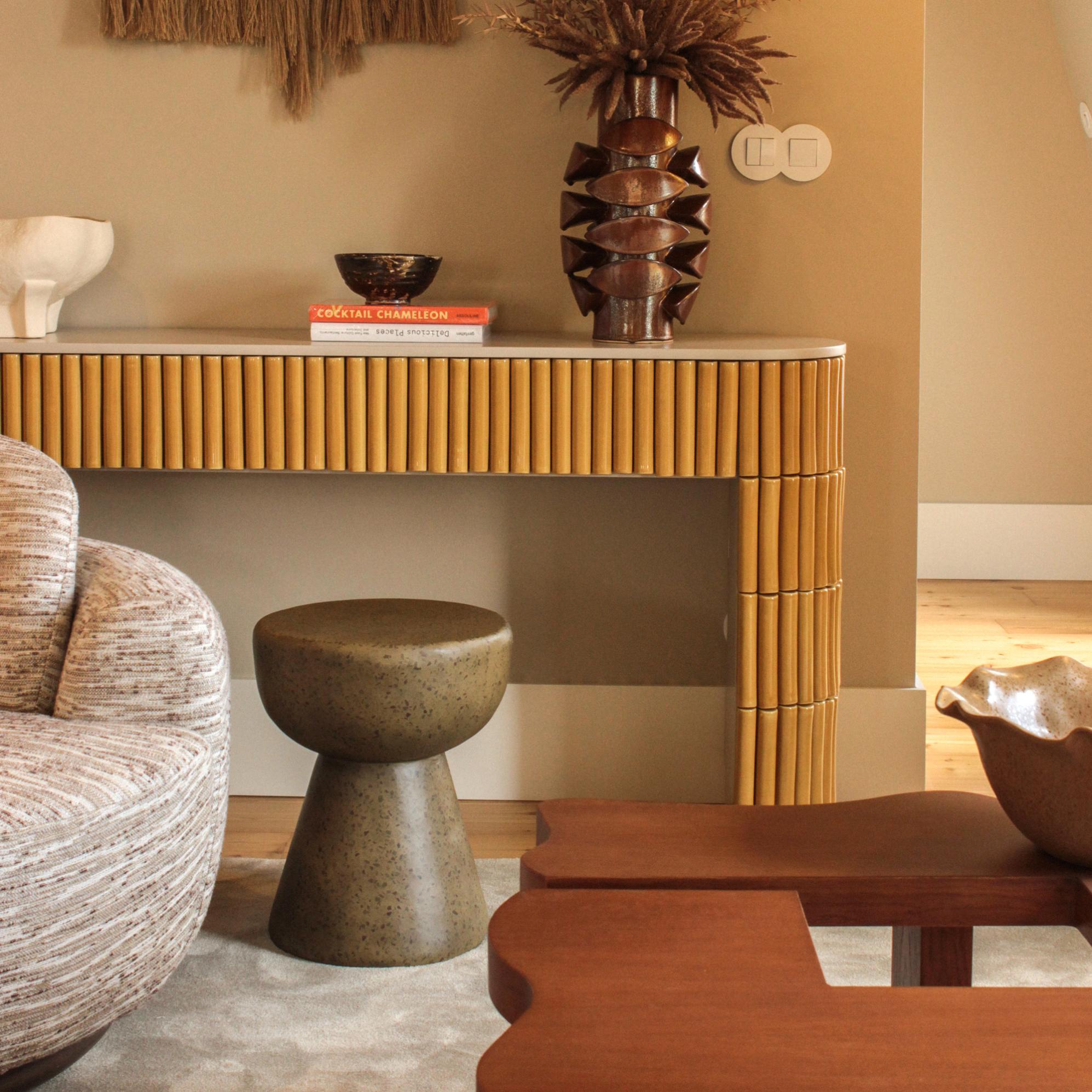 Nouvelle Vague Crafted Console - 1