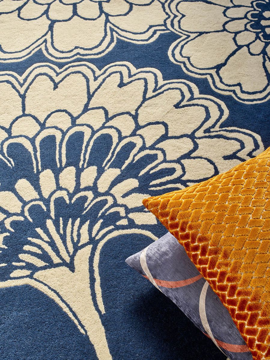Japanese Floral Rug | Size: 200 × 280 cm