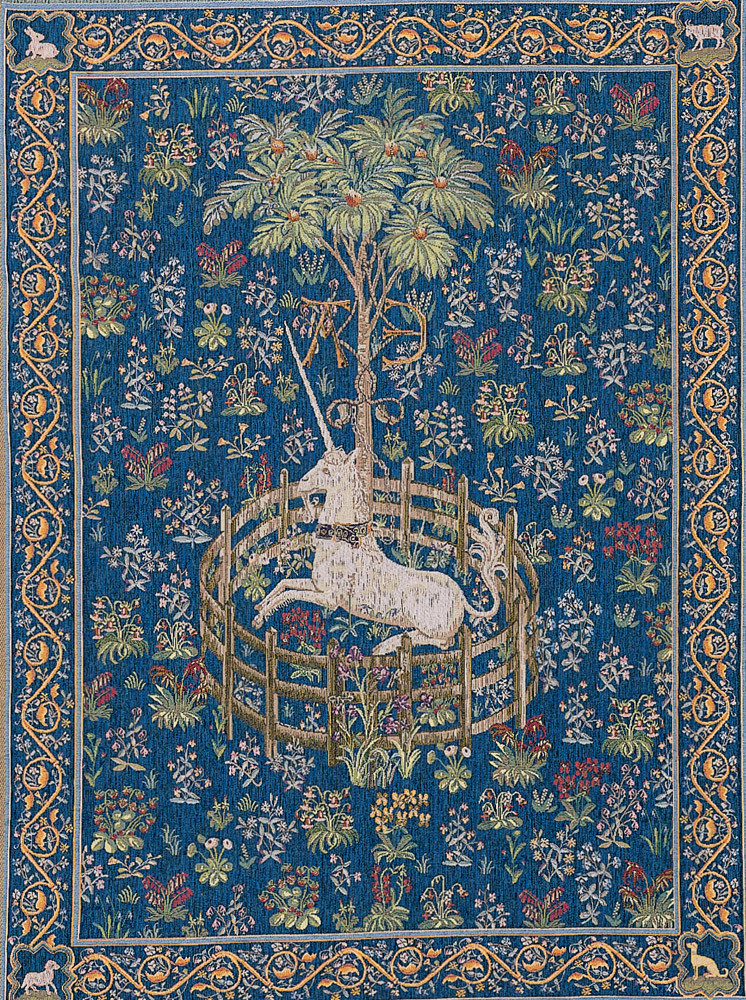 سجادة جدارية «وحيد القرن الأسير» | المقاس: 85 × 110 cm