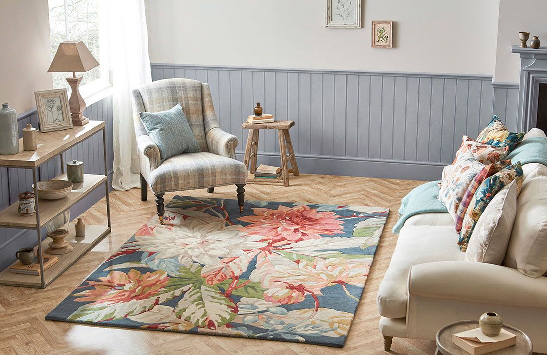 Dahlia and Rosehip Rug | Size: 200 × 280 cm