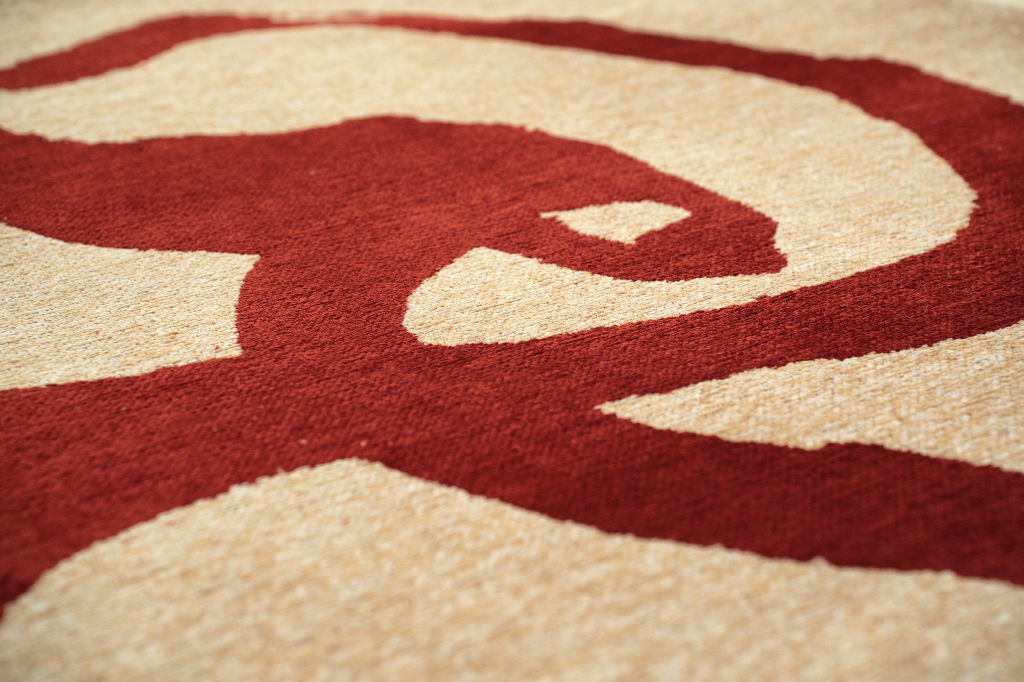 سجادة «إمبيريال» حمراء | المقاس: 140 × 200 cm