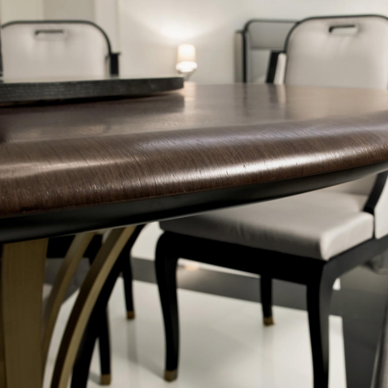 Dilan Round Dining Table | Configuration: Without Lazy Susan