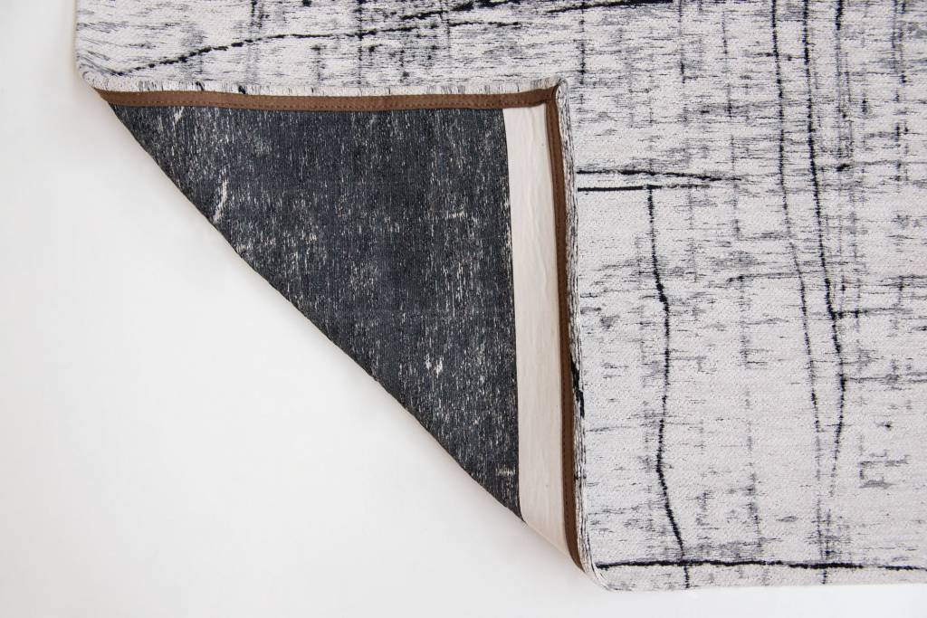 Black & White Rug | Size: 280 × 390 cm