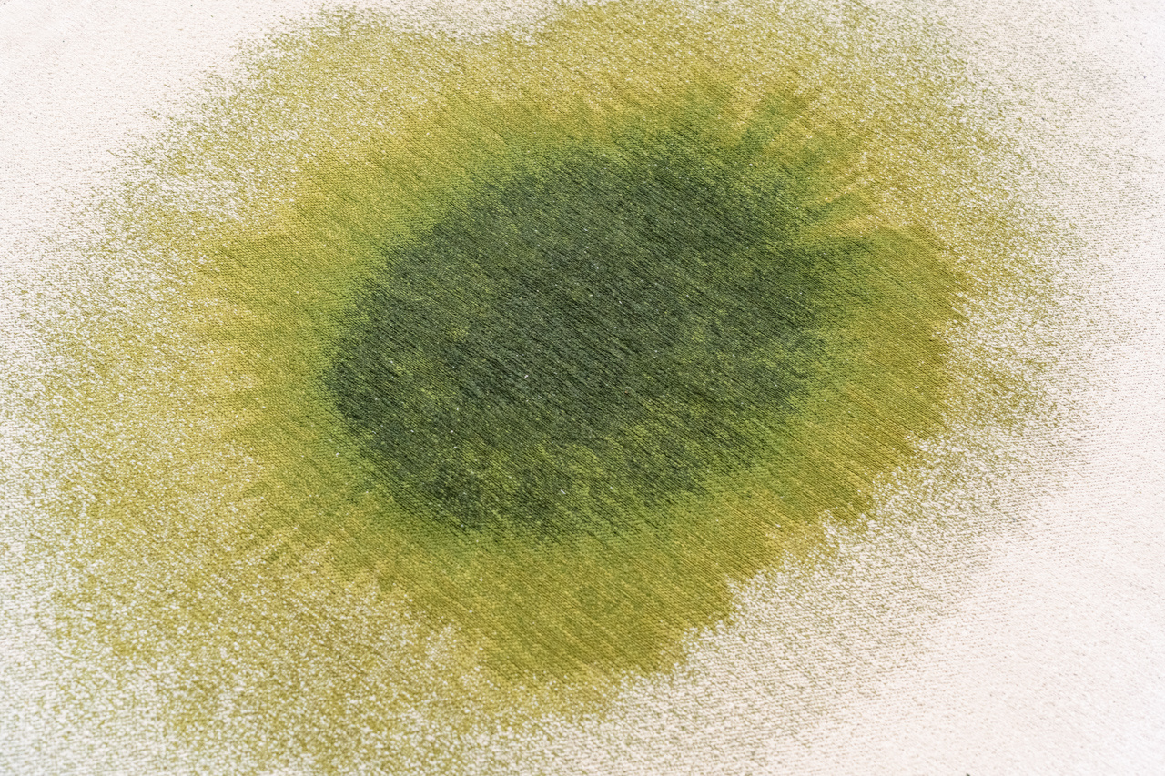 Drop Green Pepper Premium Belgian Rug
