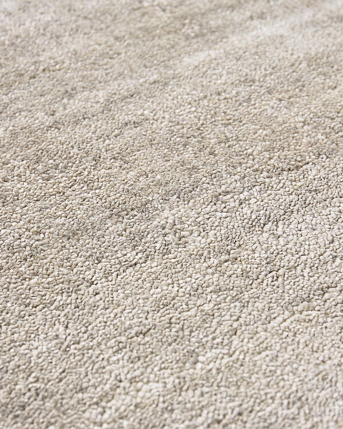 Off-White Bamboo Silk Rug | Size: 270 × 360 cm