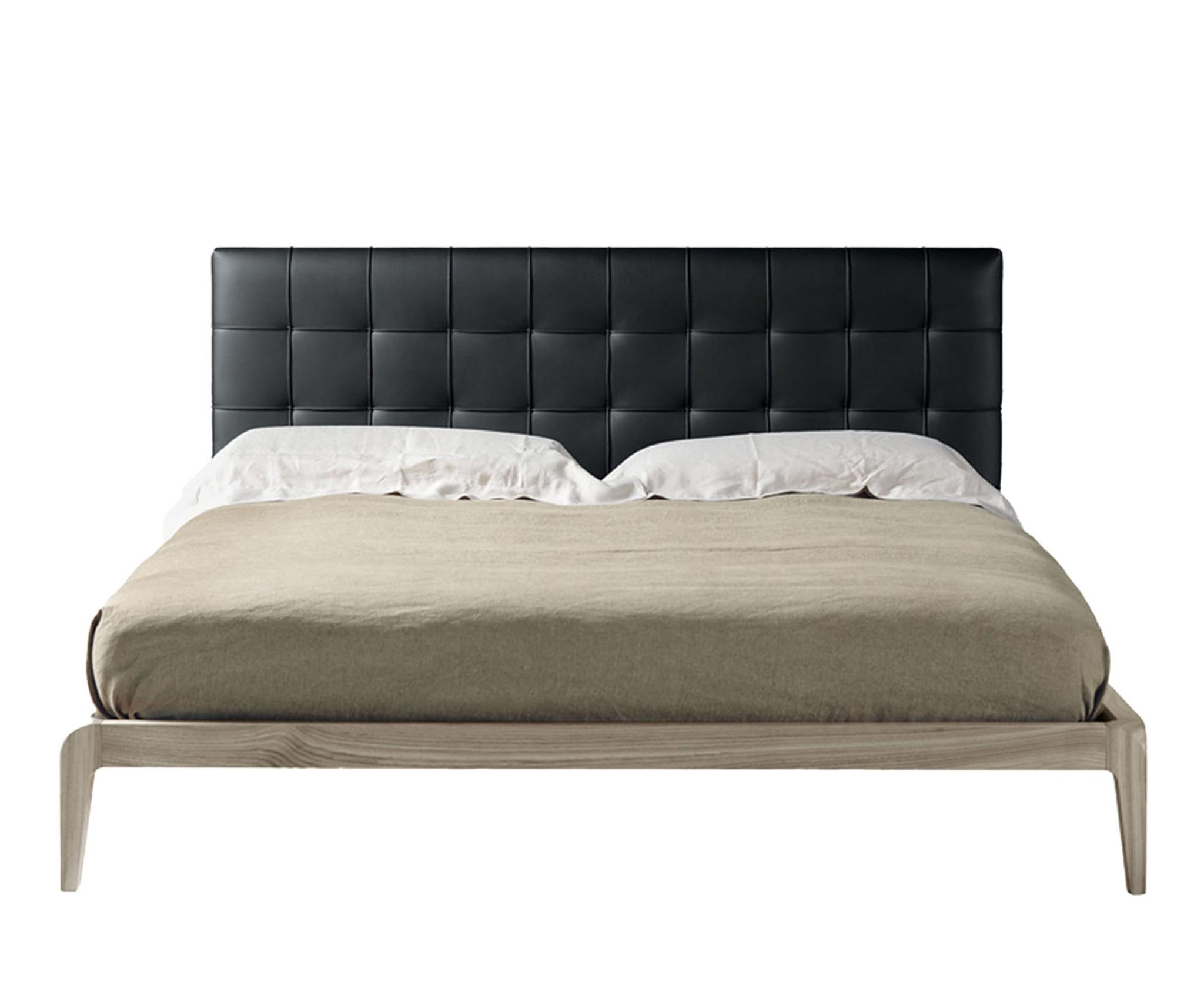 Sig.re Bed | Color: Pelle Pandora 637