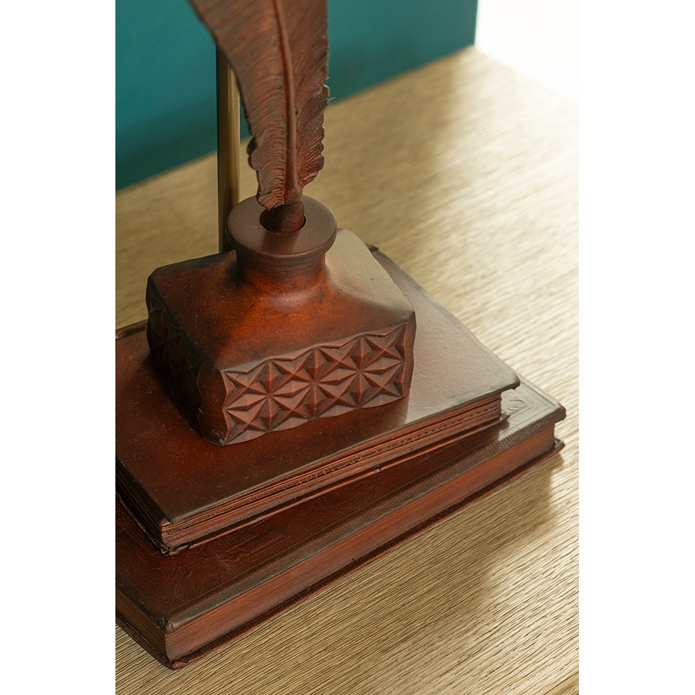 Tom Leather Finish Table Lamp