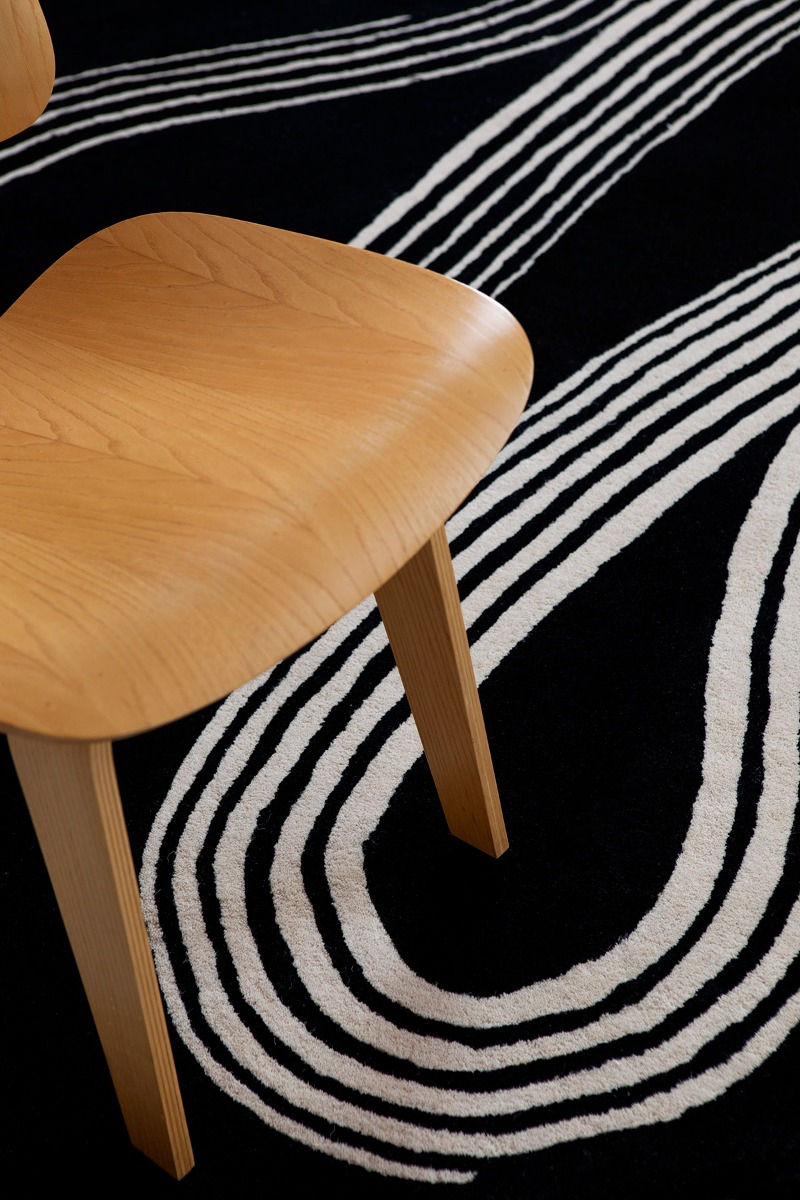 Decor Flow Caviar Rug
