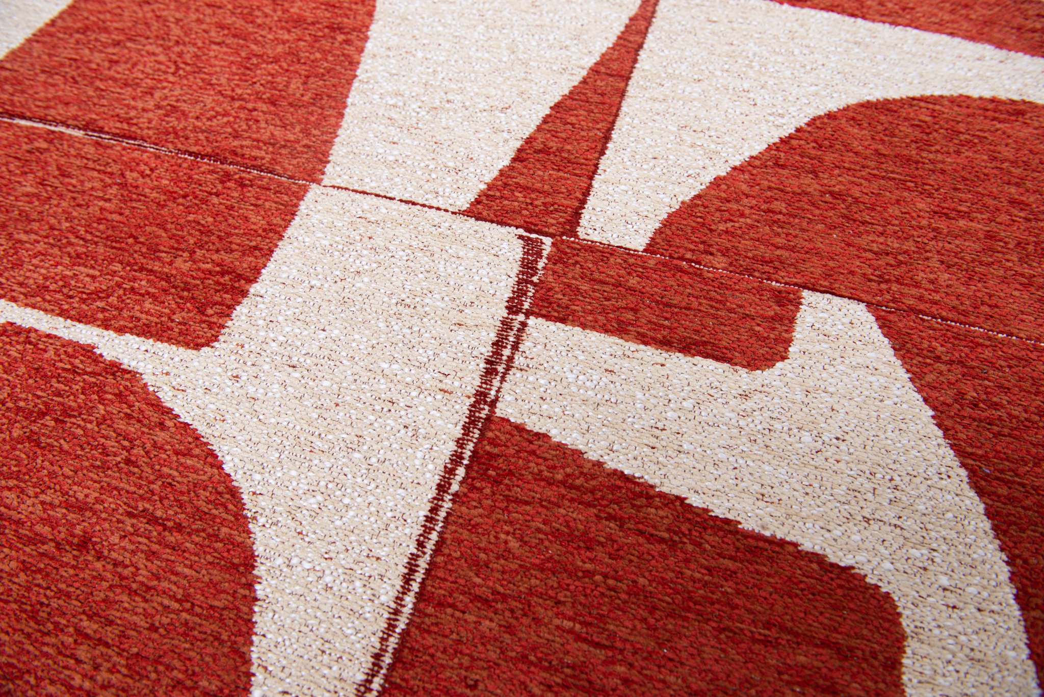 Rust Rug | Size: 240 × 340 cm