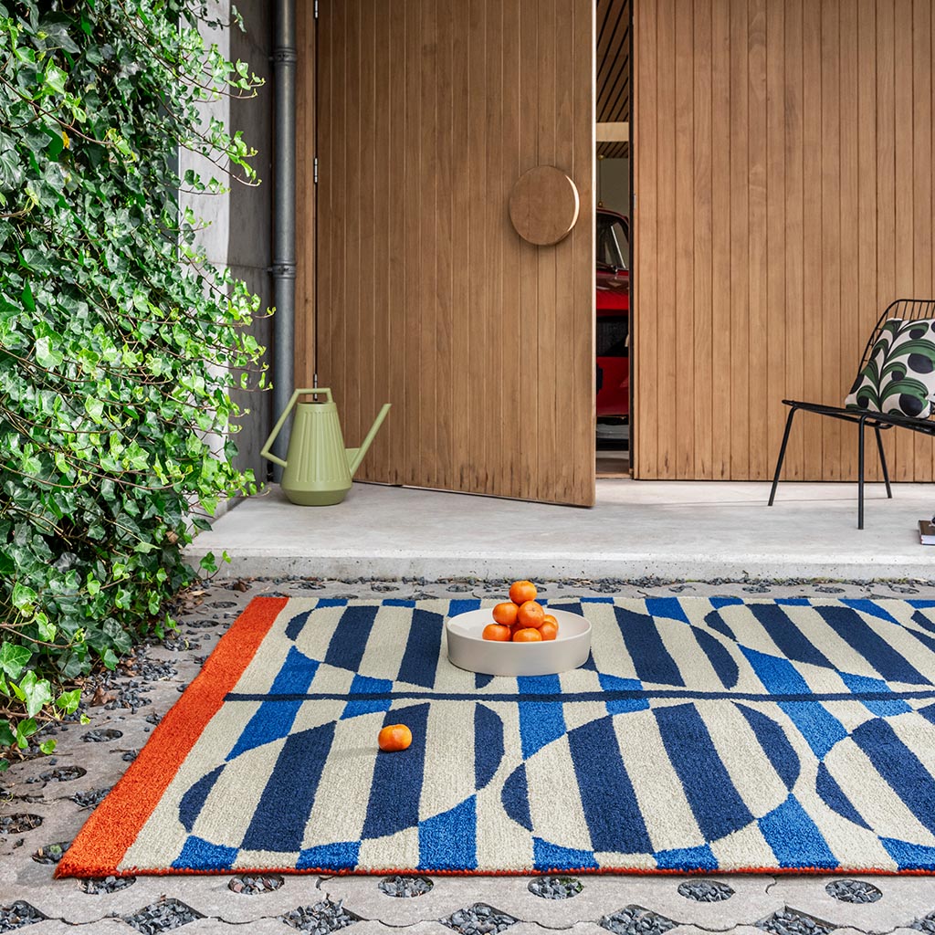 Stripy Stem Outdoor Rug | Size: 250 × 350 cm