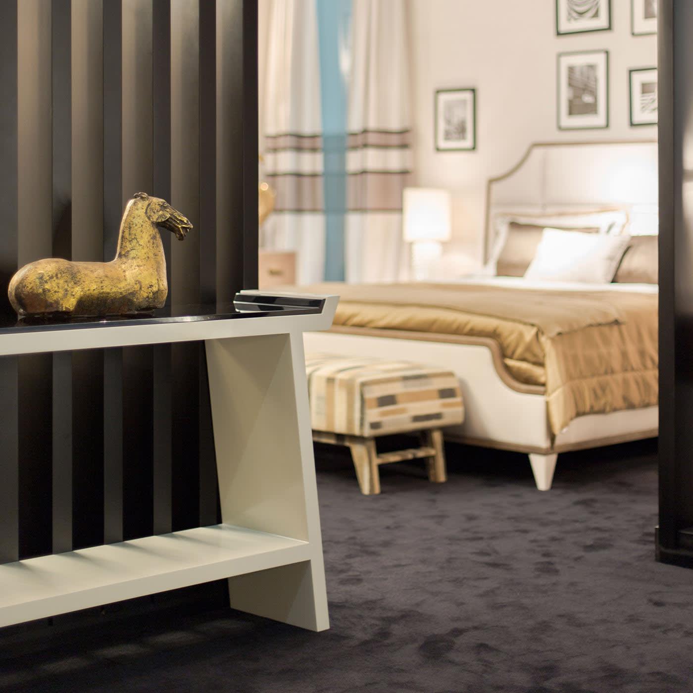 Chelsea Designer Console | Finishing: Glossy Lacquered