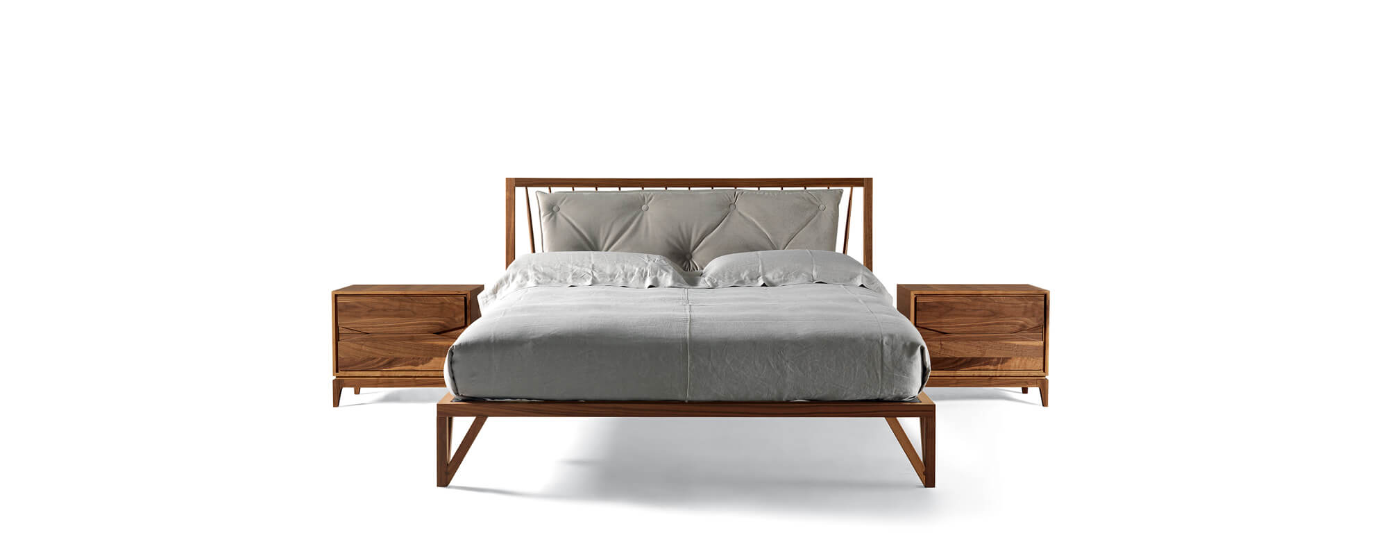 سرير «ليجيادرو» | التشطيب: Natural solid walnut