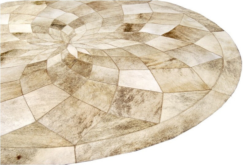 Chariot Cowhide Rug | Size: Ø 210 cm Chariot Cowhide Rug | Size: Ø 210 cm