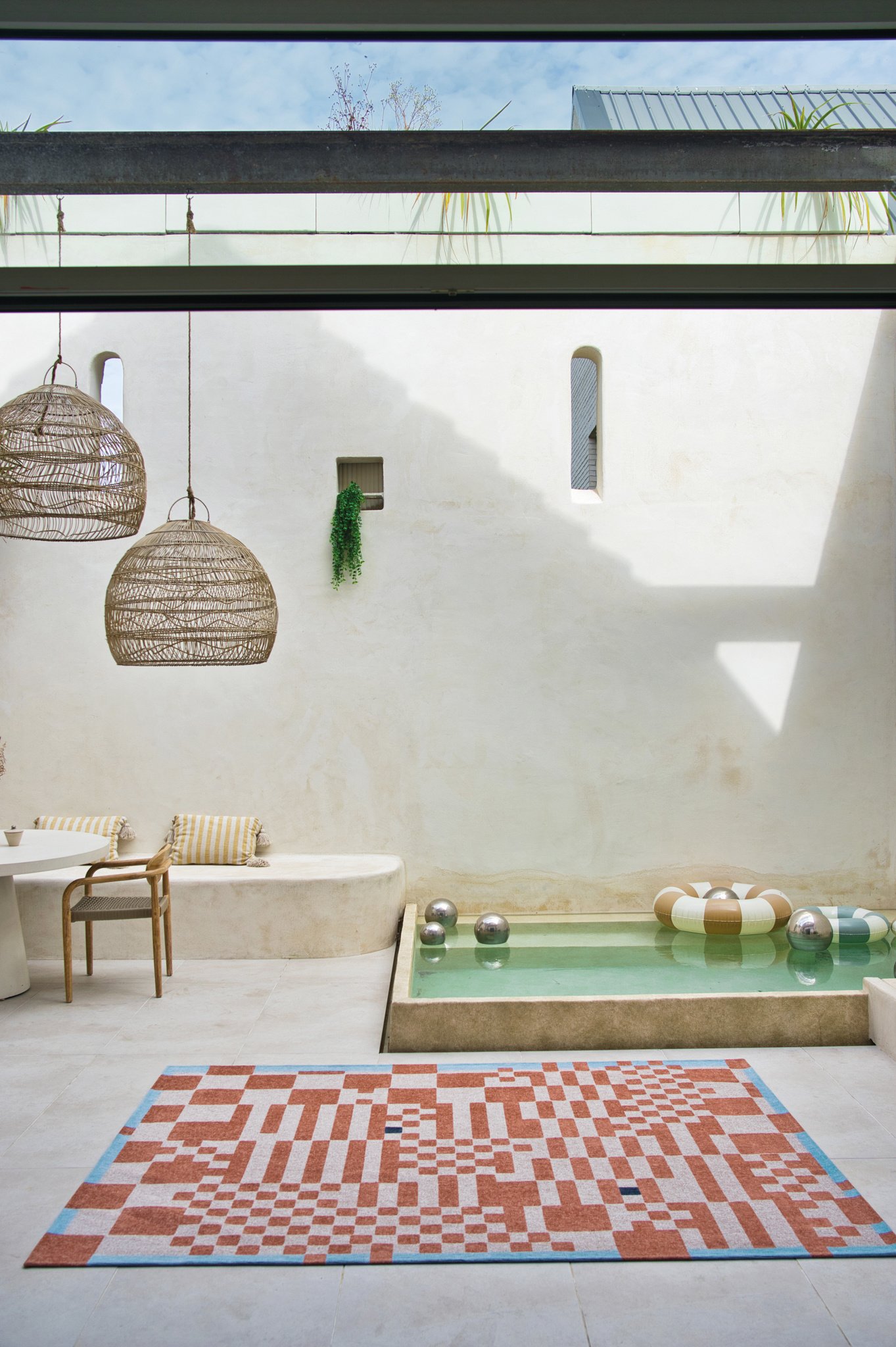 Nude Rug | Size: 140 × 200 cm