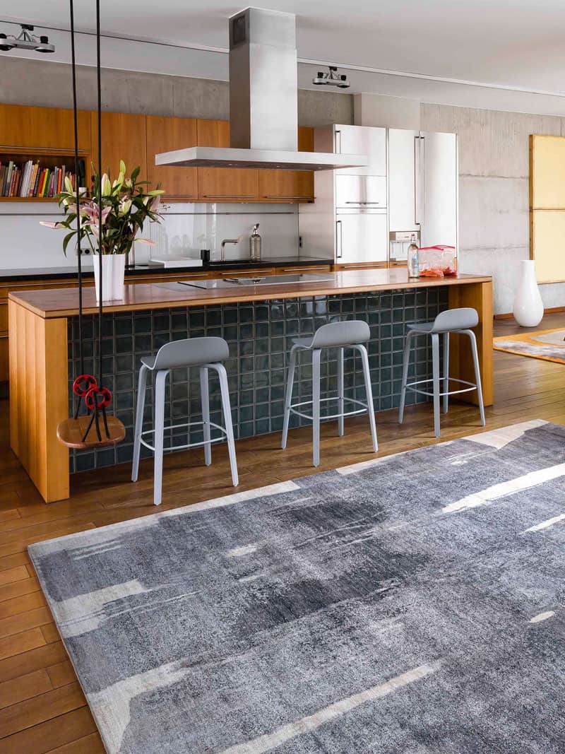 Dark Grey Rug | Size: 140 × 210 cm