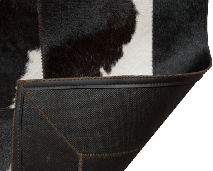 سجادة «أڤيليس» من جلد البقر | المقاس: 160 × 220 cm