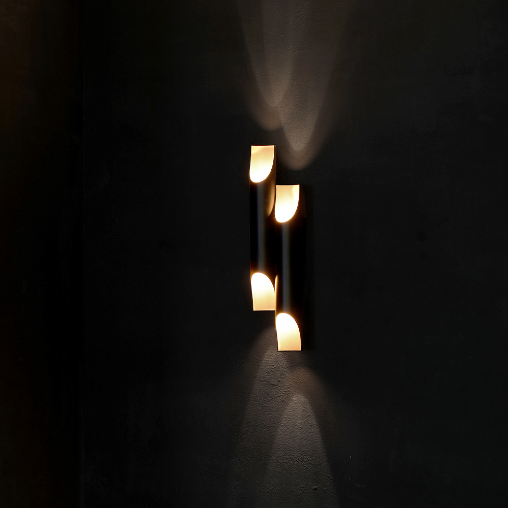 Bold Wall Lamp