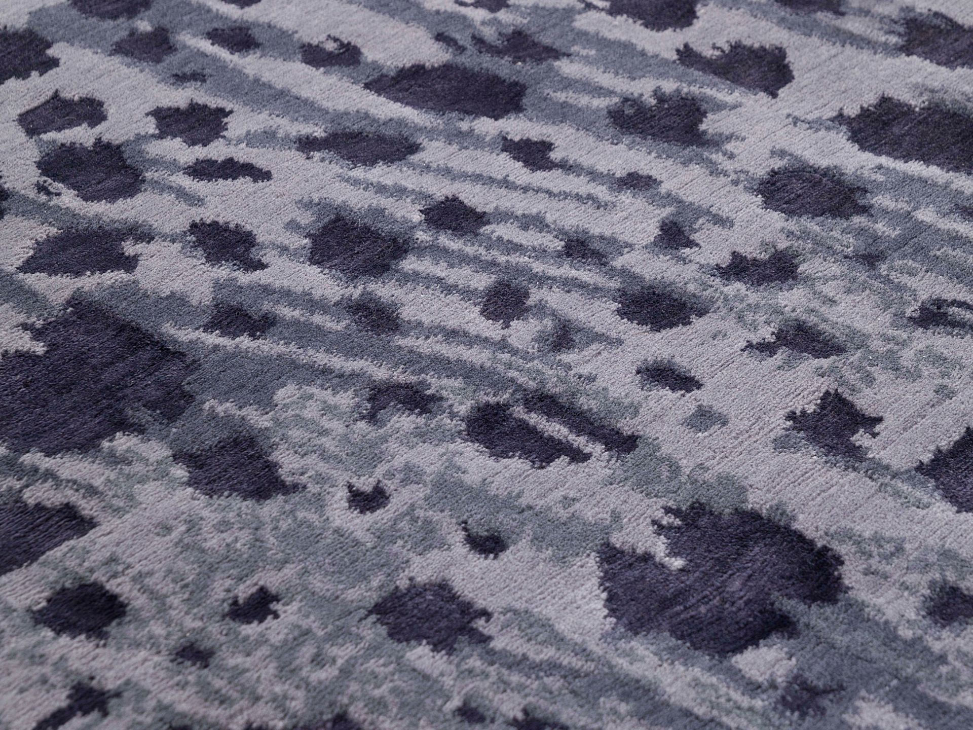 Signature Rug | Size: 170 × 240 cm