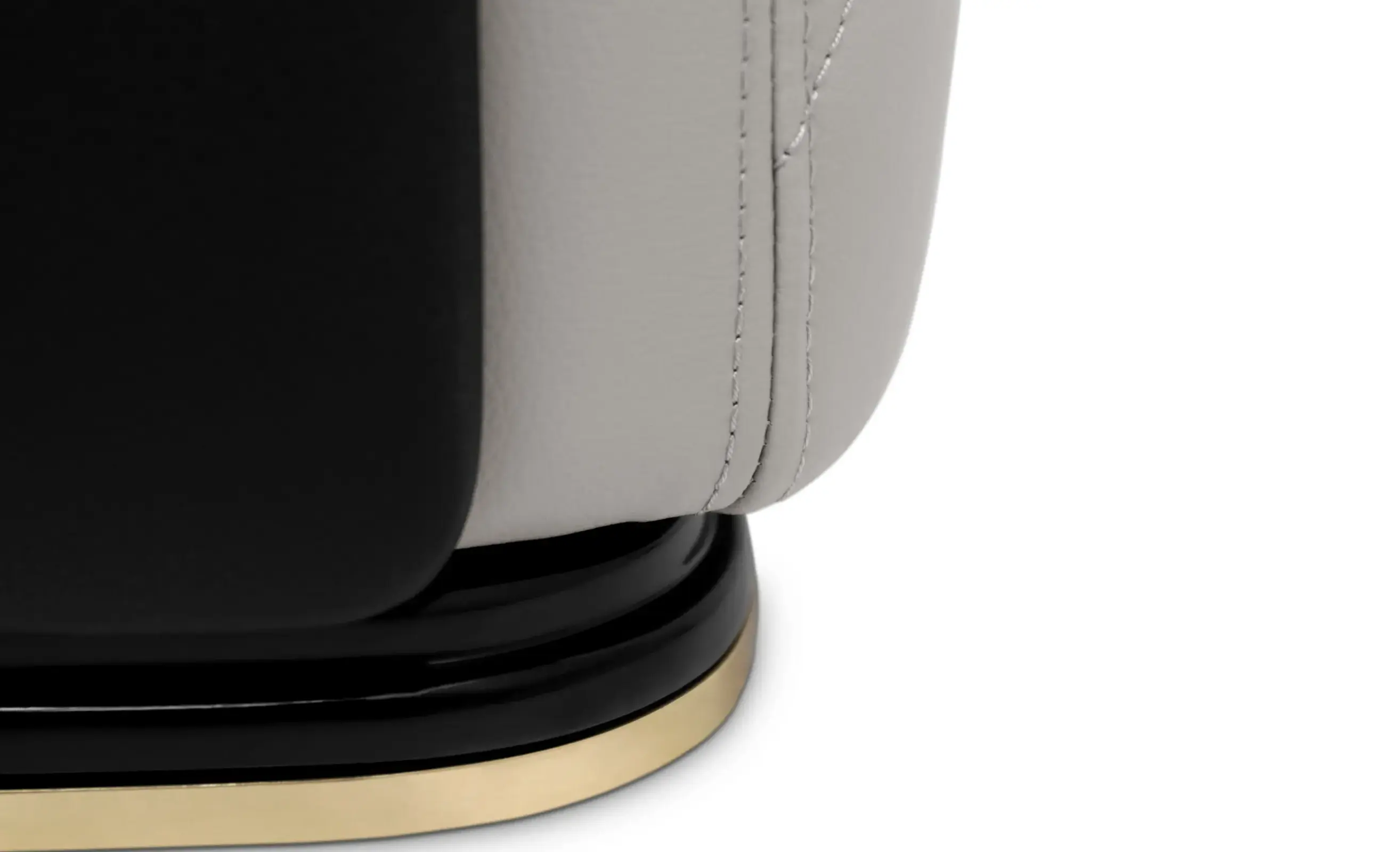 Regal Stool