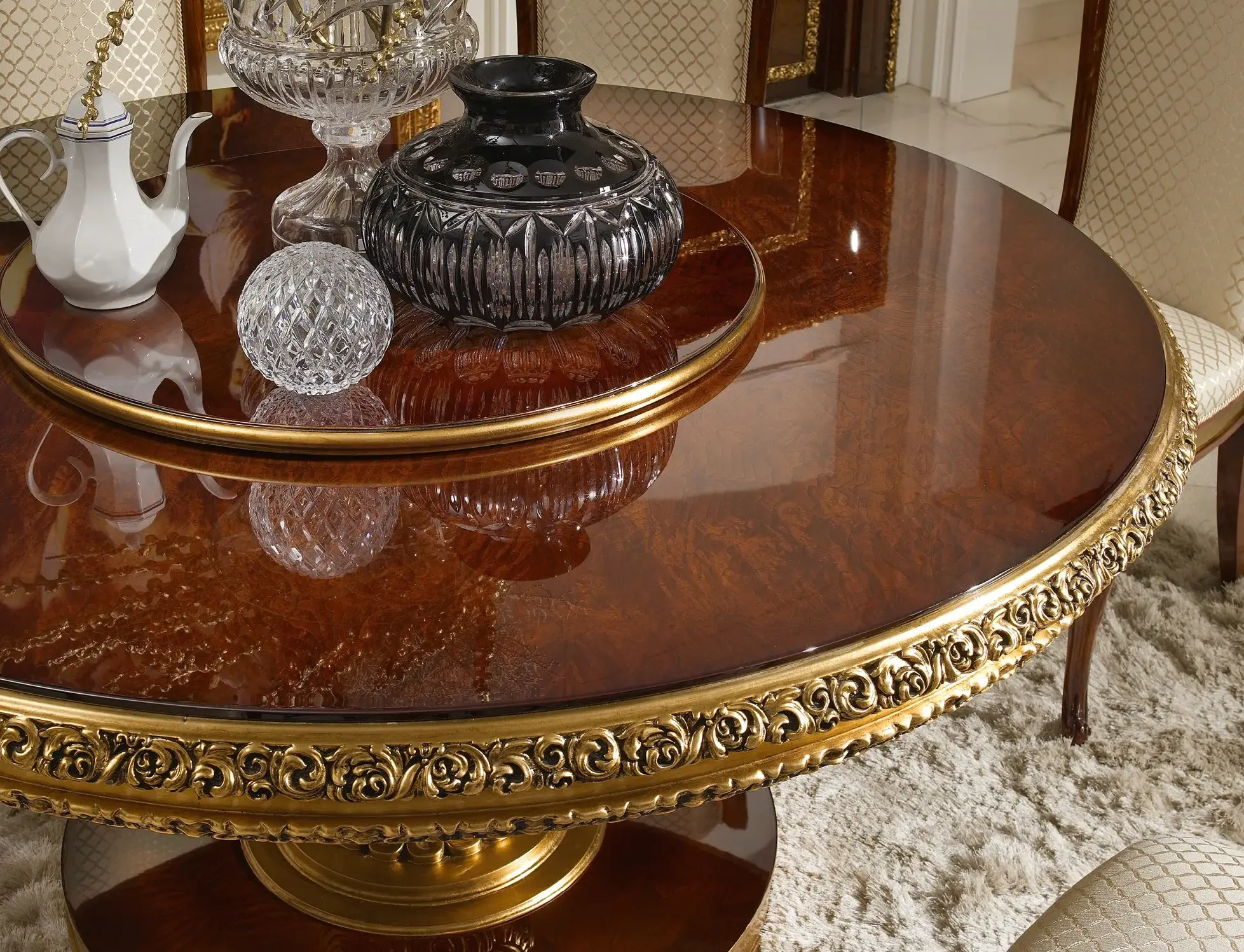 Italian Classic Round Dining Table