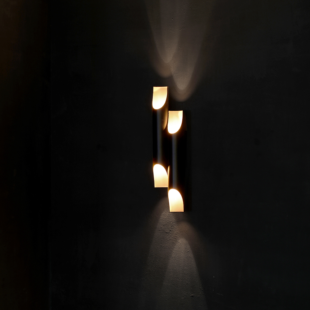 Bold Wall Lamp