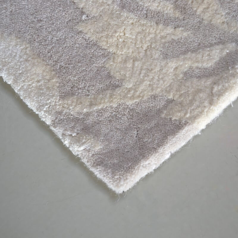 Wild Strawberry Rug | Size: 170 × 240 cm