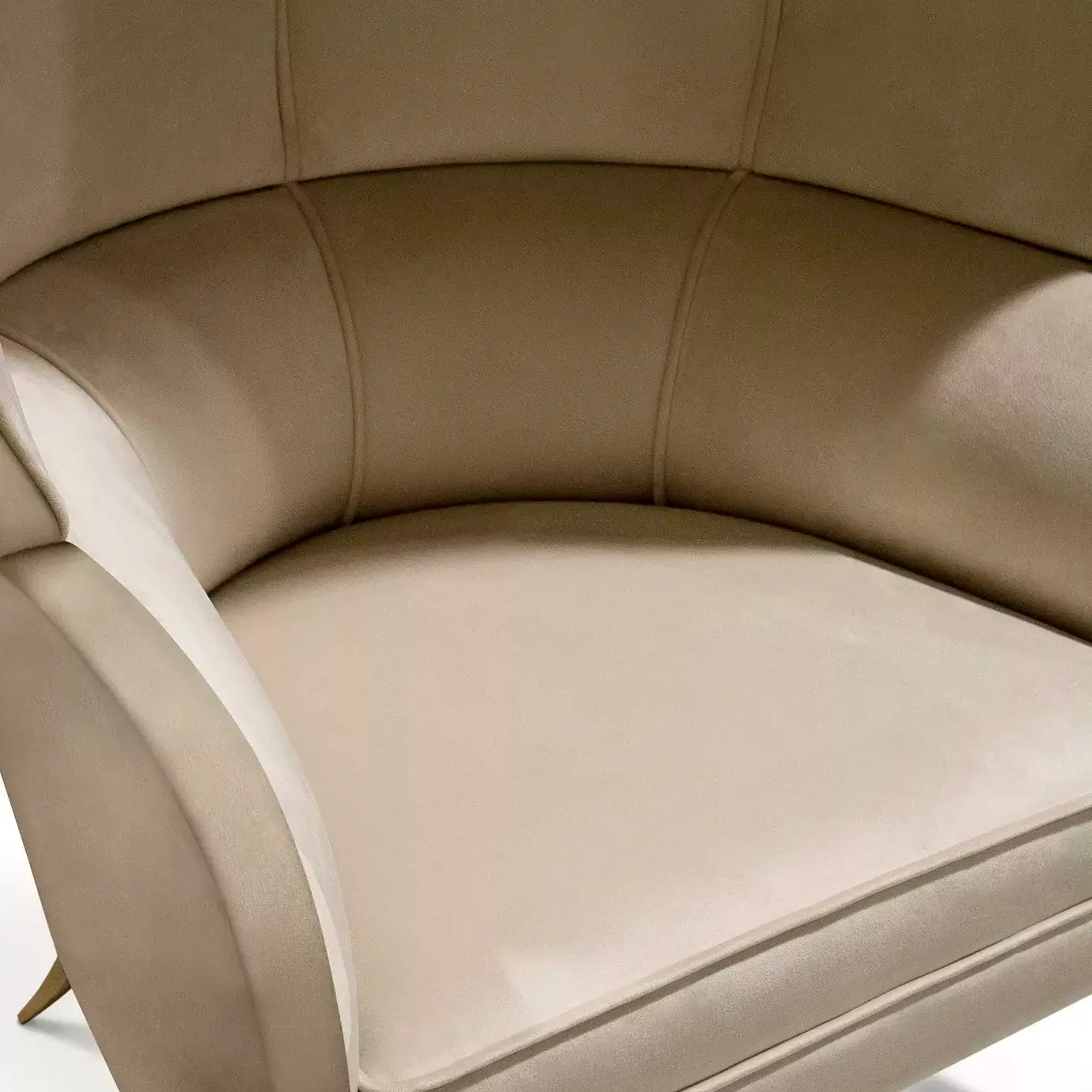 Draperie Back Chair