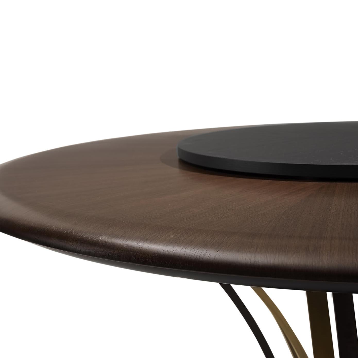 Dilan Round Dining Table | Configuration: Without Lazy Susan