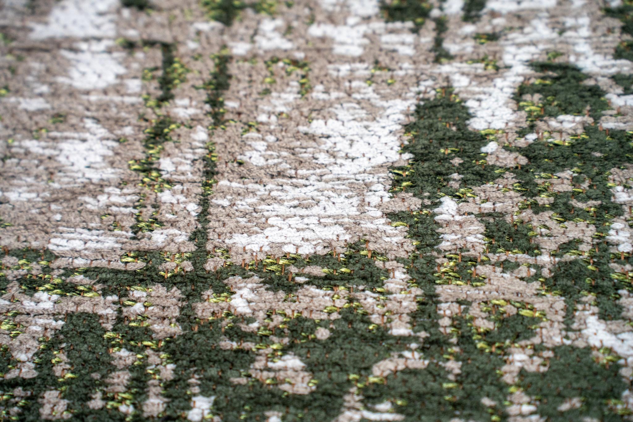 Central Green Rug | Size: 200 × 280 cm