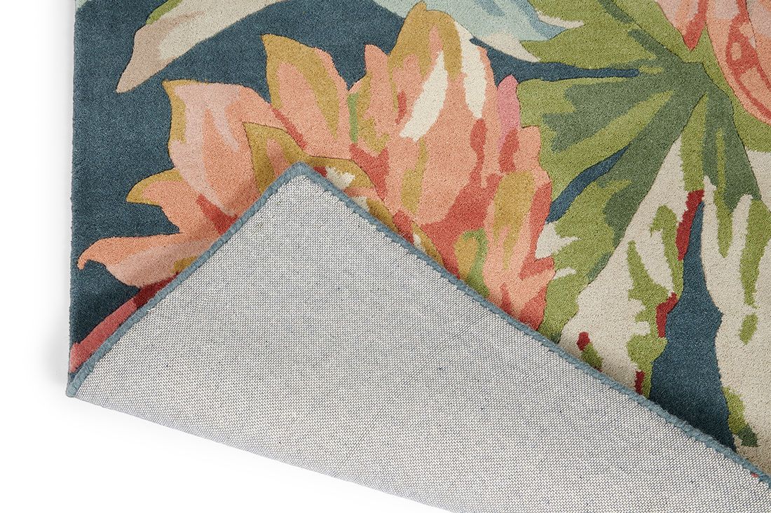 Dahlia and Rosehip Rug | Size: 200 × 280 cm
