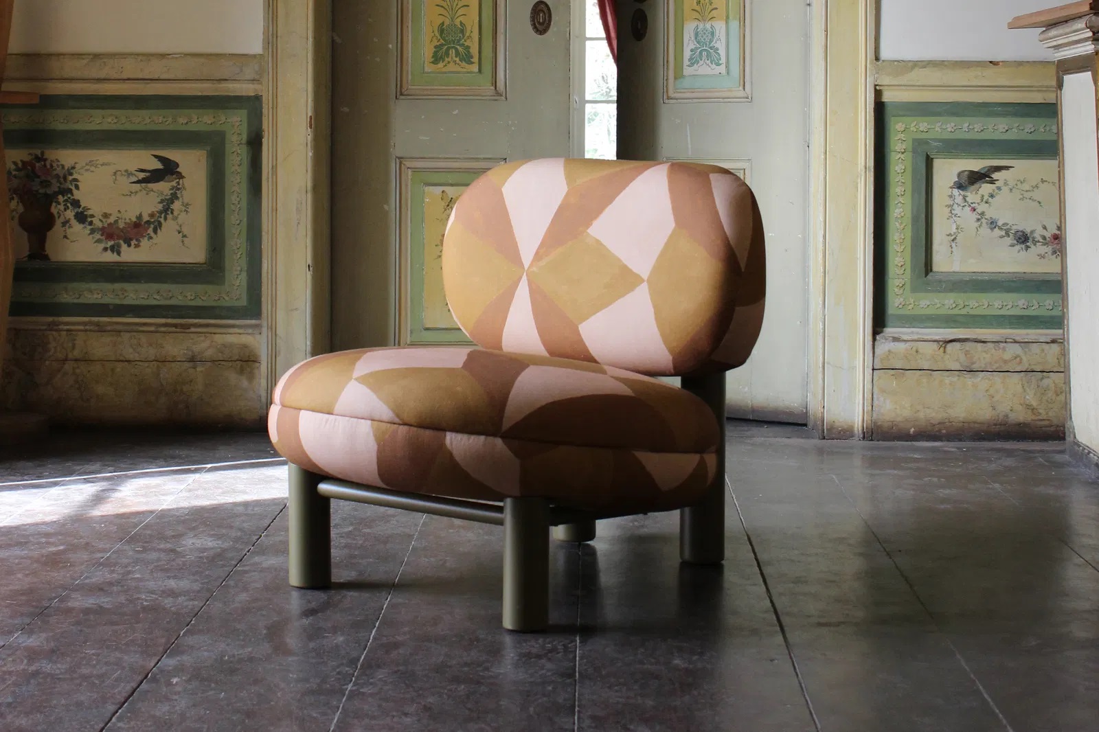 Aimi Modern Armchair