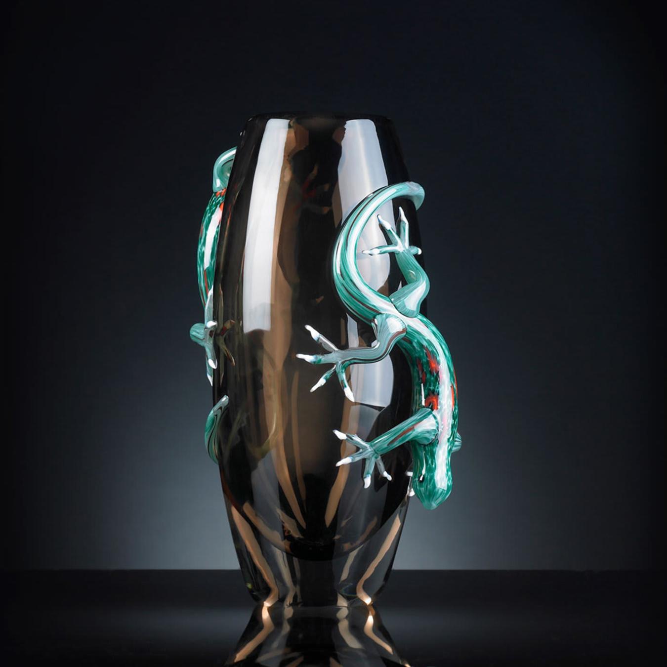 Gecko Artisan Vase