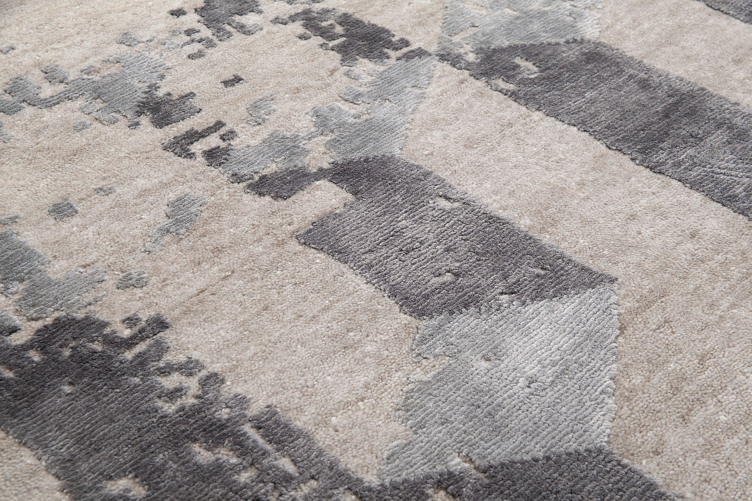 Faded Rug | Size: 170 × 240 cm